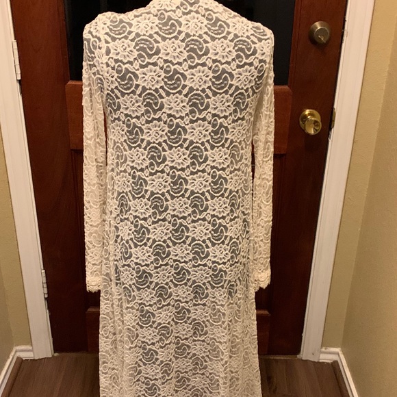 Adorable Maxi lace jacket - Picture 2 of 3